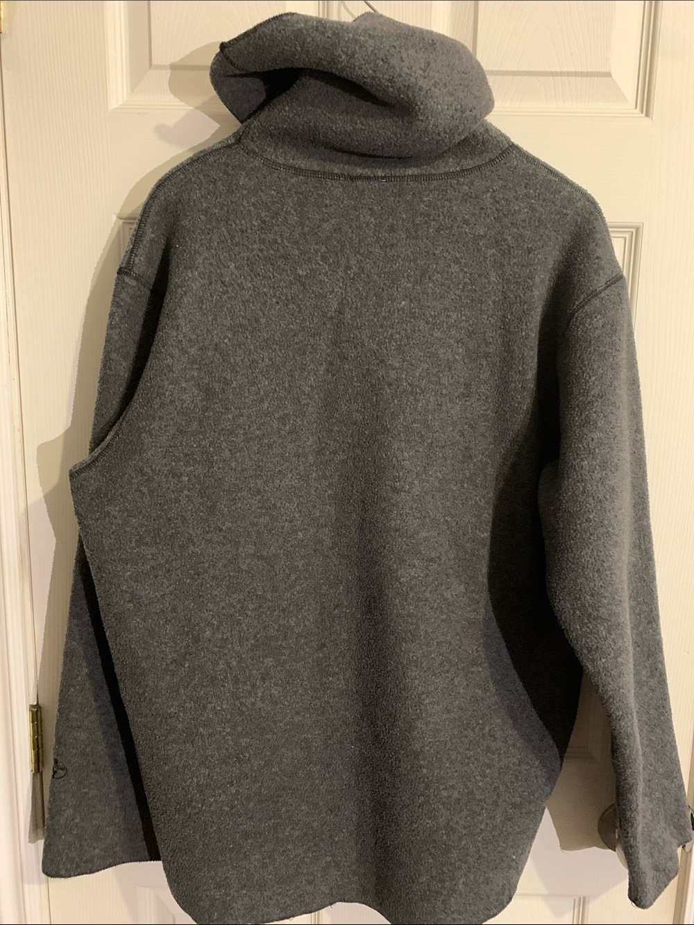 Vintage Oversized Gray Turtleneck Sweater — Cozy Everyday Knit - Picture 5 of 6